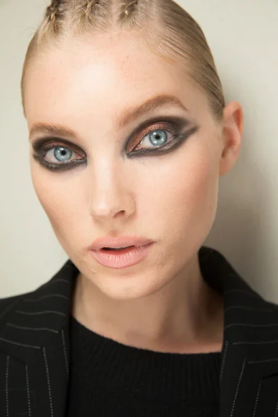 Look 1